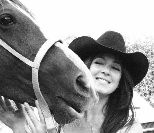 261905_229609787073574_5458339_n Andi posing with horse