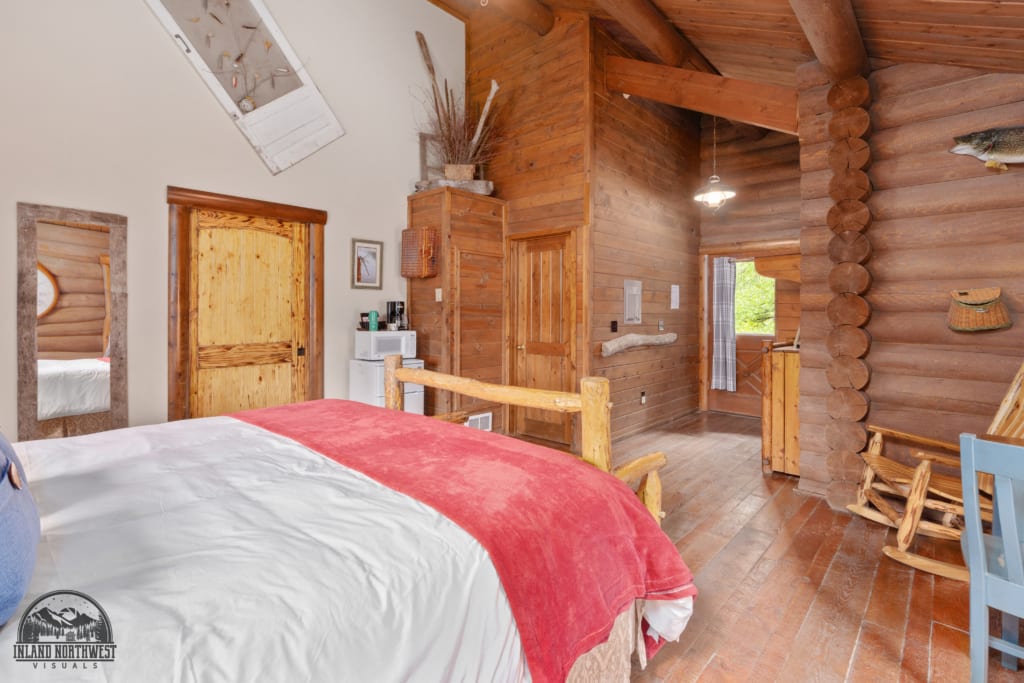 Cutthroat Cabin bedroom.