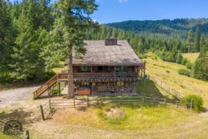 Northern Idaho Lodging: The Hilltop Home at Red Horse Mountain Ranch.