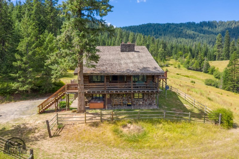 Northern Idaho Lodging: The Hilltop Home at Red Horse Mountain Ranch.